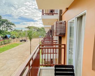 2 Bedroom and Studio Apartments with Private Pool and Gym in Vista Manors Verdant - Puerto Princesa - Balcony