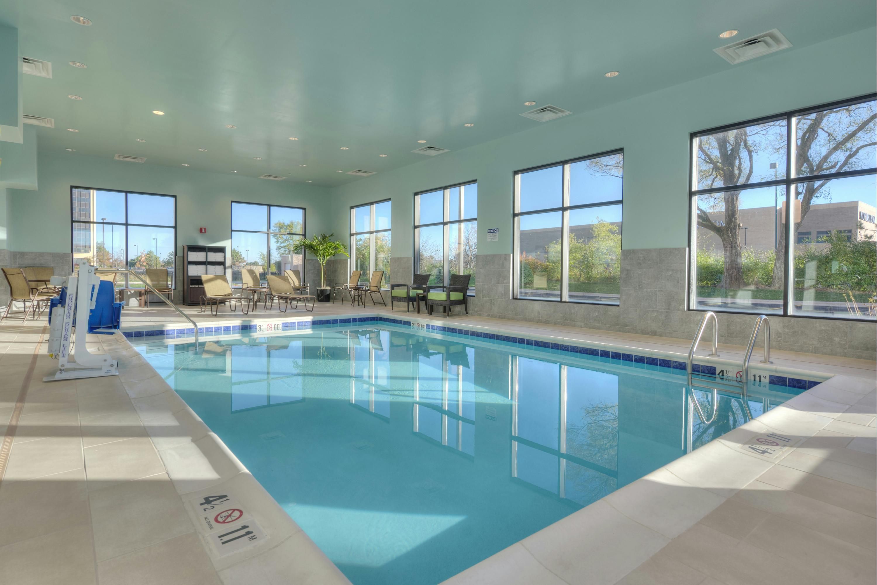 Hampton Inn & Suites Chicago/Schaumburg - Schaumburg - Piscina
