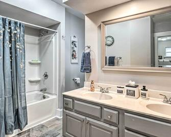 Charming Greencastle Home 1 Mi to DePauw! - Greencastle