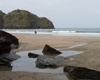 Spacious Cottage With Sea Views - Tintagel - Beach