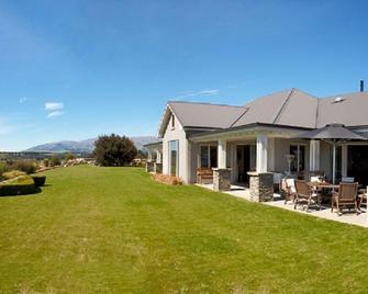 Riverview Terrace - Wanaka - Building