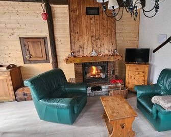 Maison Savoie 7 pers. close to slopes and lakes. With family or friends. Pets ok. - Aigueblanche - Sala de estar