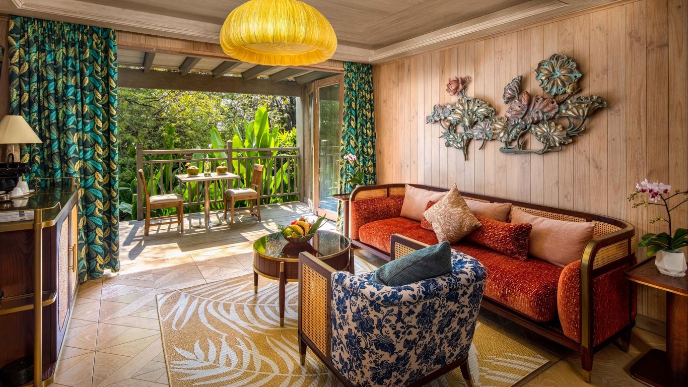 An Lam Retreats Saigon River