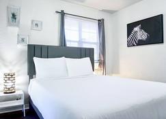 Affordable Comfort with Style I Mins to Paseo Art District I Easy check-in I Strong wifi - Oklahoma City - Chambre