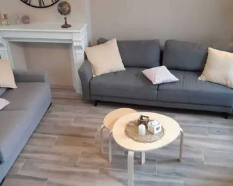 Homerez - Detached House in Marquise - Marquise - Living room