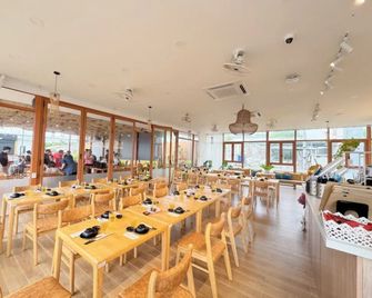 Melaka Ho Tram - Beachside Bungalows - Xuyen Moc - Restaurant