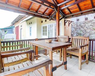 Spot On 94005 Homestay Bintang Syariah - Purwokerto - Balcony
