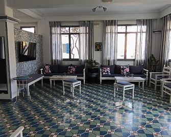 Serifos Beach Hotel - Livadi - Recepción