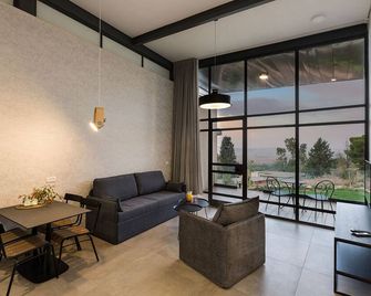 Ein Harod Country Suites & Guesthouse - Ein Harod - Sala de estar