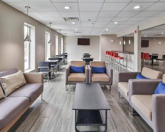 The Penn Stroud Stroudsburg - Poconos, an Ascend Collection Hotel - Stroudsburg - Lounge