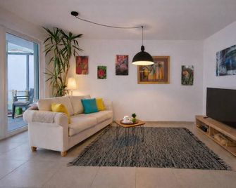 Ferienwohnung Kolpingstraße - Neubourg-sur-le-Danube - Salon