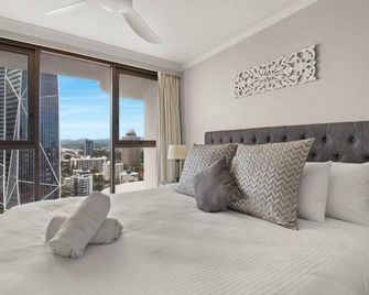 2 Bdrm Apt in 'Aquarius' Surfers Broadbeach - Surfers Paradise - Bedroom