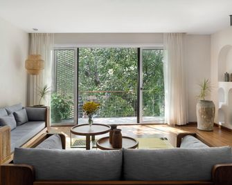 Bungalow 157 - New Delhi - Living room