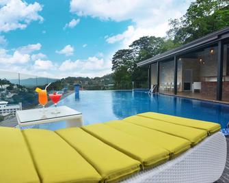 Grand 103 - Kandy - Pool