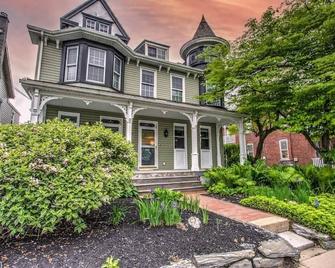 Victorian Manor on Main w 6 beds-10 mins to Lanc - Mountville - Edificio