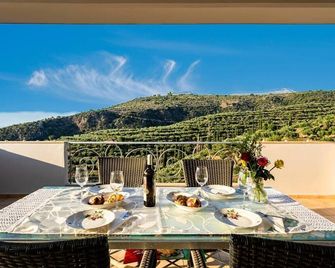 Kitries Summer Getaway - Eden Comfy Suite - Kitries - Balcón