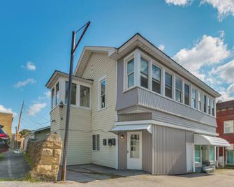 14 Mi to Black Moshannon! Pet-Friendly Apartment - Philipsburg - Edificio