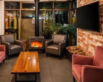 Mallacoota Hotel Motel - Mallacoota - Lounge