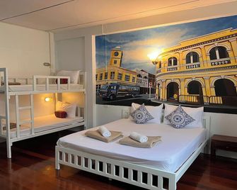 Phuket Old Town Hostel - עיירת פוקט - חדר שינה