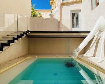 La Dépendance - Noto - Pool