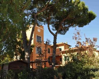 In the countryside of Viterbo, organic farm, casaletto IL CANINO - Vetralla - Edificio