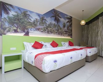 Hotel Holmes Gp - Gelang Patah - Slaapkamer