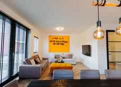 Brand new bright luxurious villa in Amsterdam! - Amsterdam - Living room