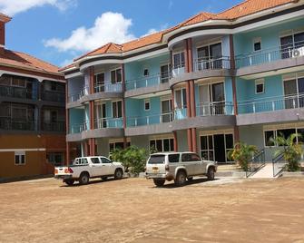 Pauline Hotel - Lira - Edificio