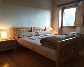 Mas rural El Negre - Ogassa - Habitación