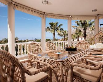 Luxury White House - Family Villa Near the Sea to the Famous Zorbas Beach & FREE one Transport from the airport to the villa - And FREE Breakfast - Stavros - Balcon