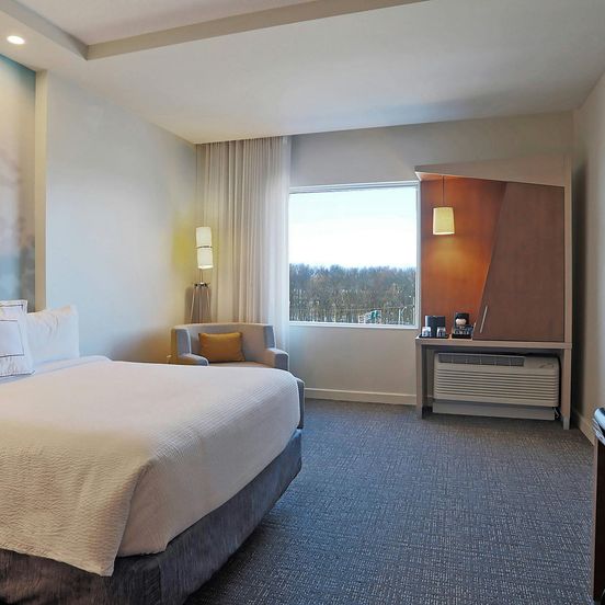 Courtyard by Marriott Montreal West Island/Baie D’Urfe image 1