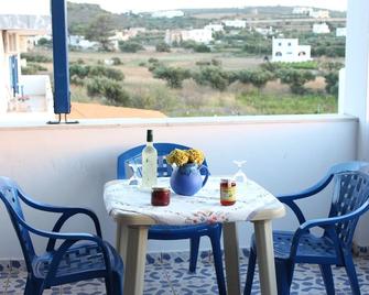 تيوفيلوس أبارتمنتس - ليفادي