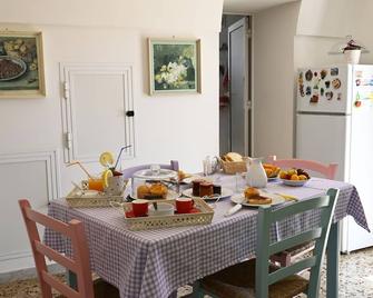B&b Samira - Monopoli - Salle à manger