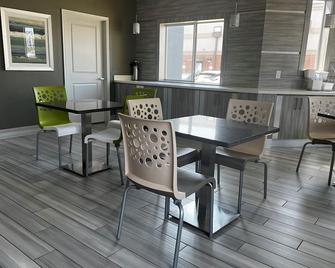 Super 8 by Wyndham Spring/North Houston - Spring - Essbereich