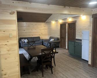Cabin on the Channel Bear Pass Rainy Lake - Fort Frances