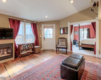 Pied-À-Terre In Downtowns Best Location - Boulder - Salon