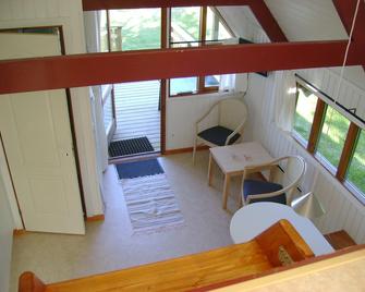 Sandkaas Family Camping & Cottages - Allinge - Oturma odası