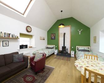 The Smithy House & Cottages - Lochinver - Bedroom