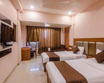 OYO Hotel Sarovar Grand - Kalamboli - Habitación