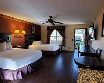 First Floor Corner Suite W/ Private Patio! 158 - River Ranch - Bedroom