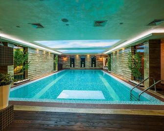 Spa Hotel Ezeretz Blagoevgrad - Blagoewgrad - Pool