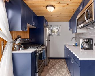 Cozy cabin steps from the lake! - Brainerd - Cozinha