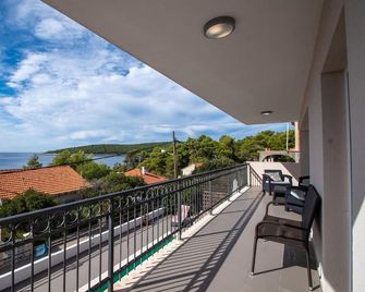 Pet friendly home in Nova - Vela Luka - Balkon