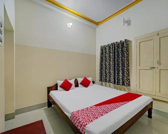 OYO Flagship Hotel Shiv Tripti And Banquet Hall - Deoghar - Bedroom