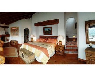 La Bellísima Suite de la Tribulacion ~ Amazing Views Of The Lake! - Valle de Bravo - Bedroom