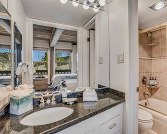 Interlude Condominiums 2-Bedroom Unit 20 - Snowmass Village - Bad