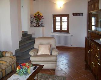 Lovely apartment for 7 people with WIFI, A\/C, TV, patio, panoramic view and parking - Monsummano Terme - Soggiorno