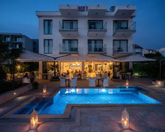 Boutique Hotel Life - Rogoznica - Pool