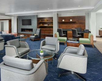 Courtyard by Marriott Manchester-Boston Regional Airport - Manchester - Sala d'estar