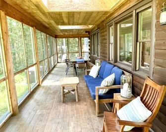 Private Bayfront Home 2 mins from Popham Beach with Hot Tub - Phippsburg